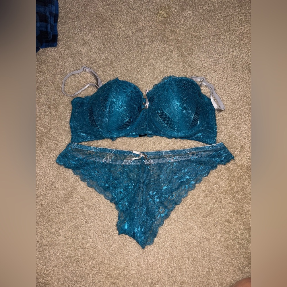 Teal blue set with silver accents size 36B